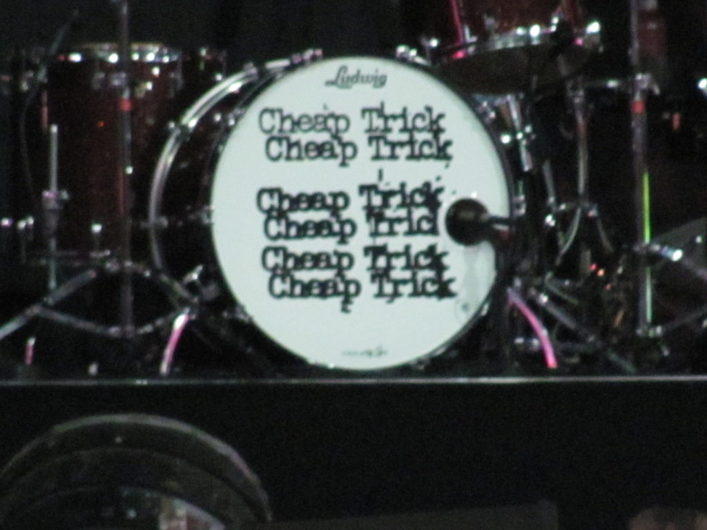 this image shows the cheap trick formation